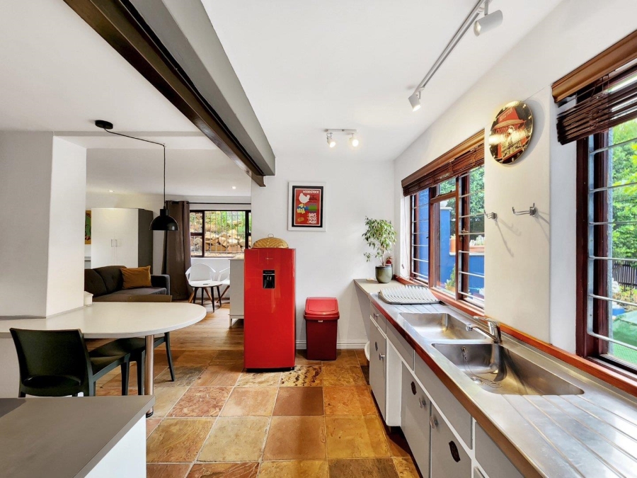 To Let 1 Bedroom Property for Rent in Vredehoek Western Cape